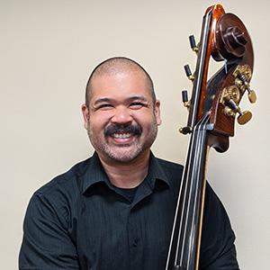 Ramon Salumbides, double bass
