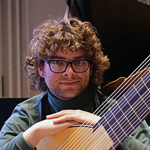 Niall Ransford is a guitarist and theorbist based in the Seattle area